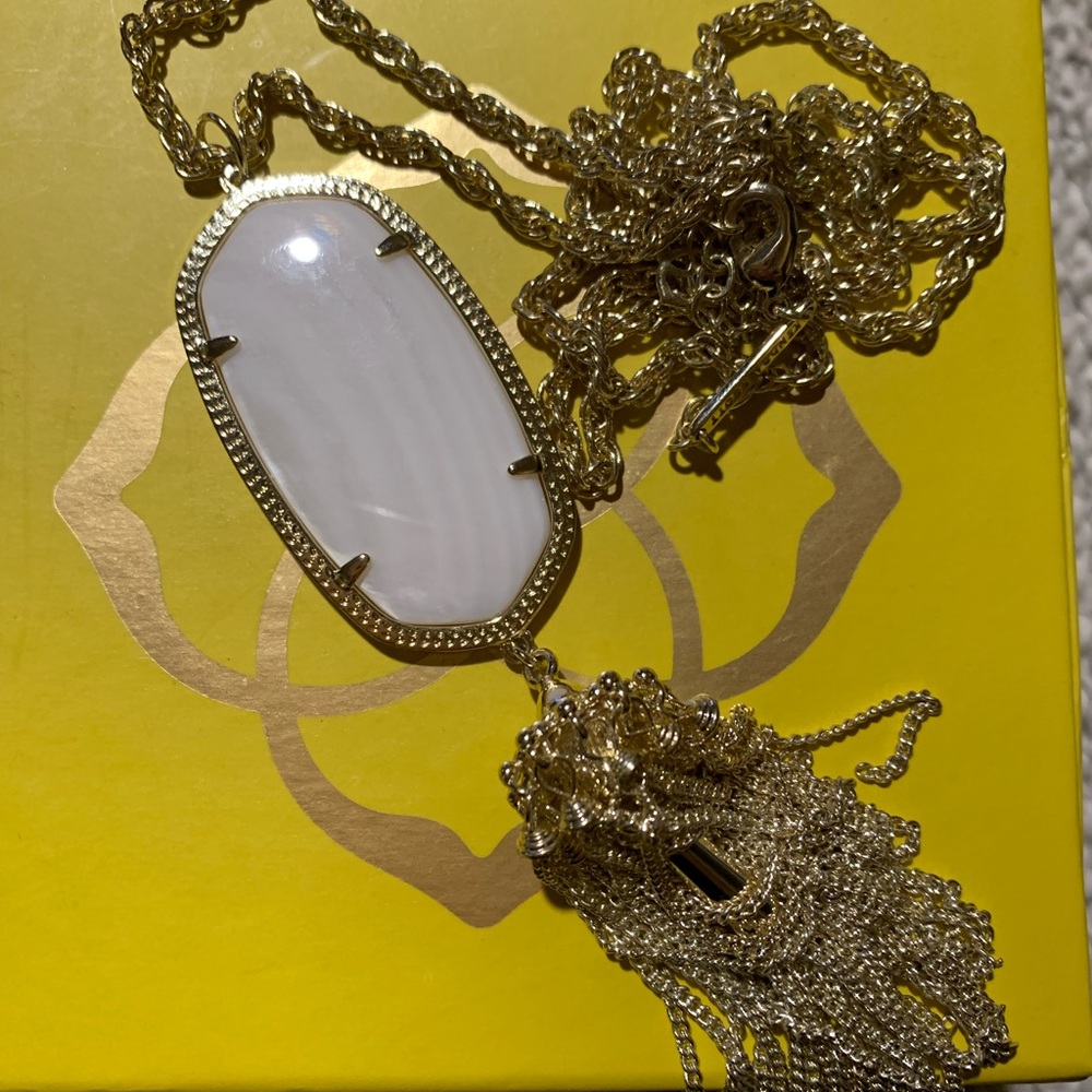 Kendra Scott necklace